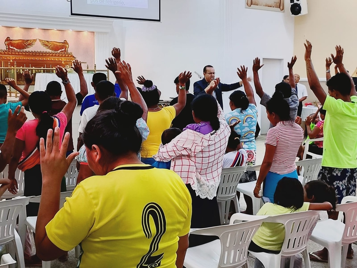 postVenezuelanos participam de ação social na Universal de Belém, no Parána categoriaNotícias