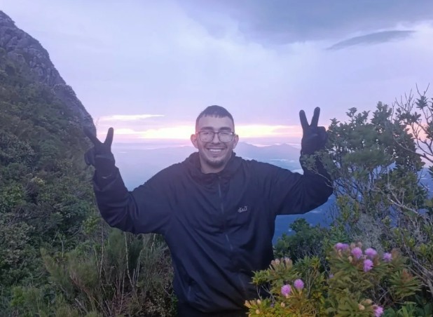 postJovem abandona amigo durante a caminhada e se arrependena categoriaComportamento