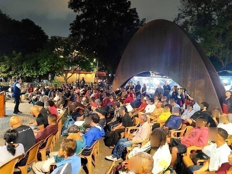 postDa tempestade à geada: programa leva ajuda além das fronteirasna categoriaAnjos da Madrugada