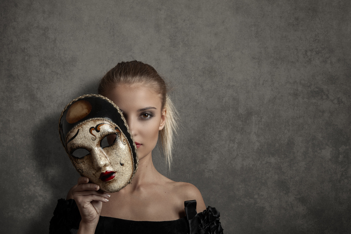 Imagem de capa - Entrelinhas abordou o tema: O lado obscuro do carnaval