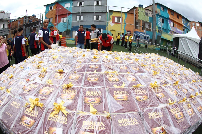 A Bíblia tem transformado vidas por meio do projeto Fome da Palavra