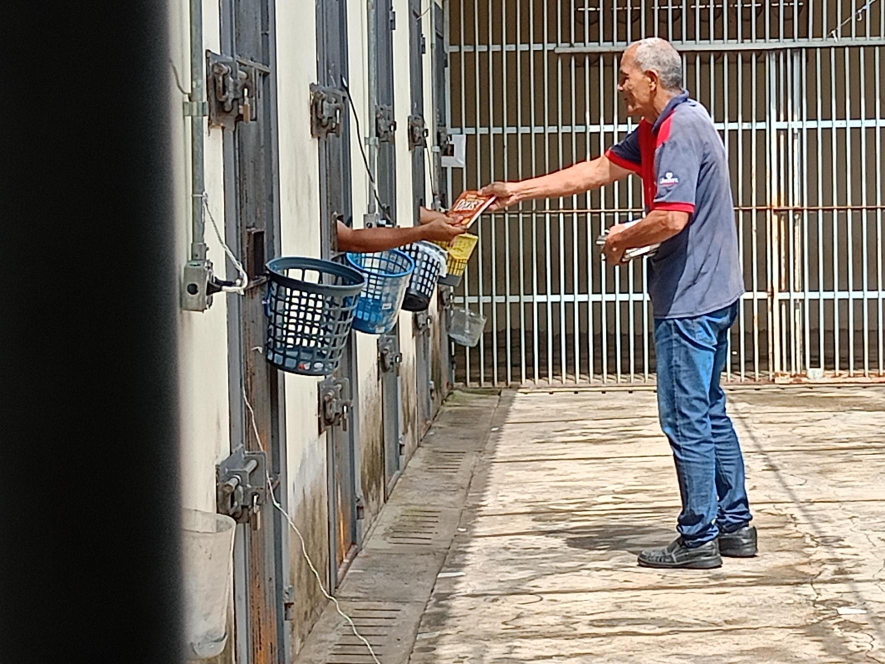 Imagem de capa - Mais de 300 livros foram distribuídos aos detentos em penitenciária no estado do Acre
