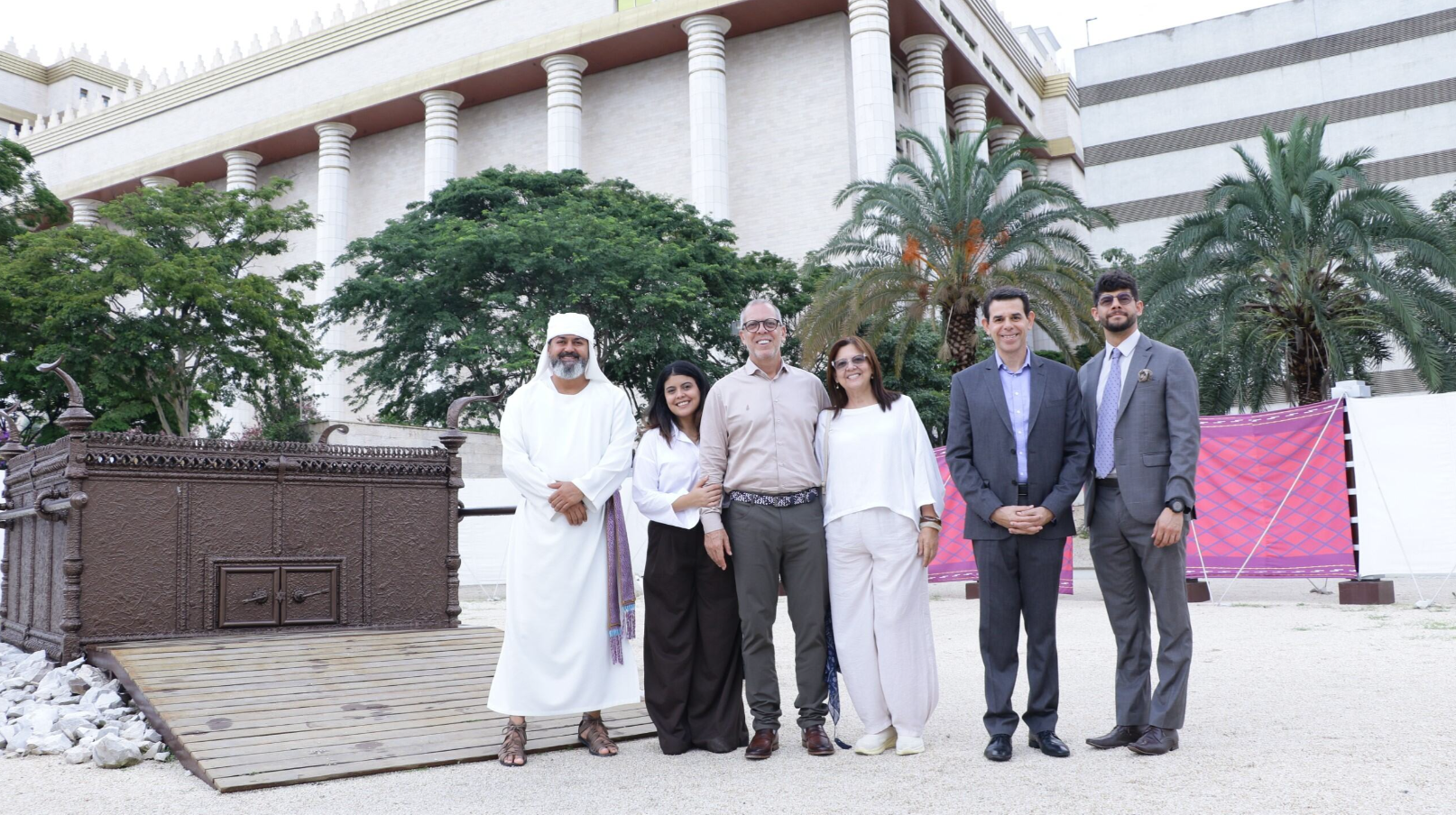 postNovo Embaixador da Colômbia visita o Jardim Bíblico no Templo de Salomãona categoriaConfira como foi o tour de Alfredo Saade 