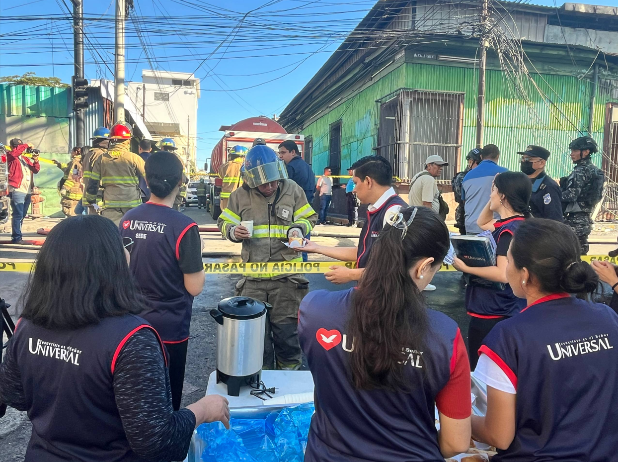 postGrande incêndio atingiu local turístico na capital na categoriaEm El Salvador