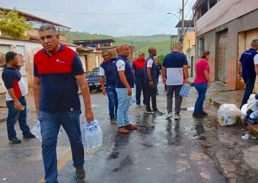 postVoluntários se mobilizam para ajudar as vítimas das fortes chuvas na categoriaNa Zona da Mata Mineira