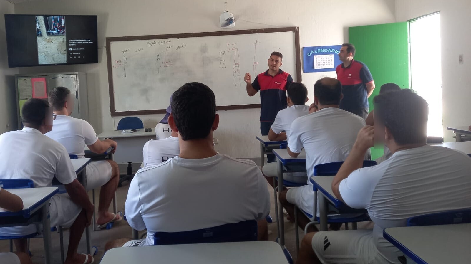 postDetentos se formam em curso de Elétrica Residencial em João Pessoana categoriaUniversal nos Presídios