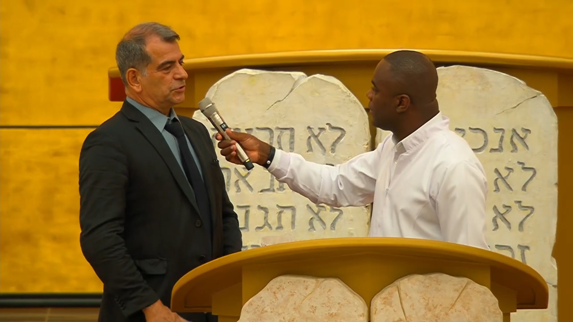 postValdemir encontrou esperança ao assistir às reuniõesna categoriaSessão do Descarrego