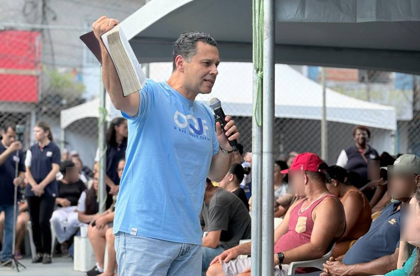 postProjeto leva centenas de Bíblias à Comunidade Baracela (SP)na categoria"Fome da Palavra"