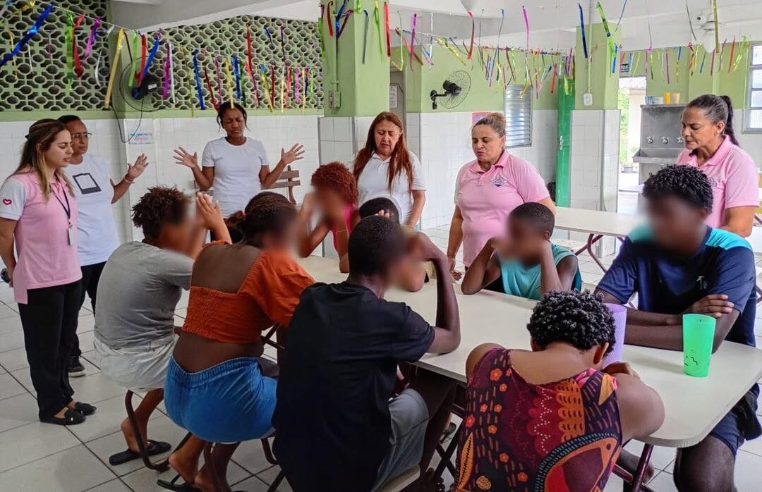 Imagem de capa - Cerca de 600 jovens participam de ação do USE sobre “influência” em abrigos do Rio de Janeiro