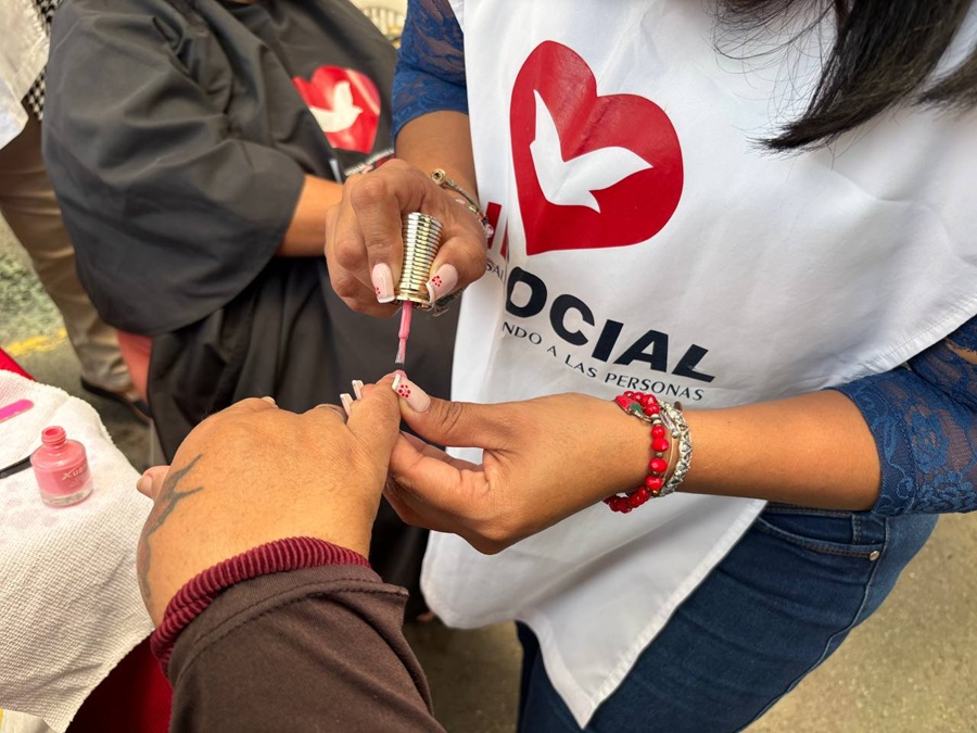 Unisocial realiza mercado solidário e beneficia famílias no Equador (3)