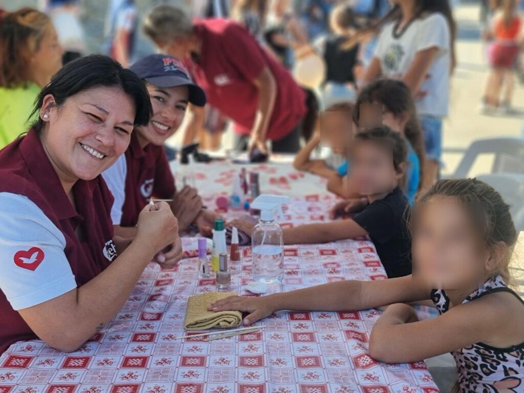 Unisocial promove ação social com serviços e doações no Uruguai