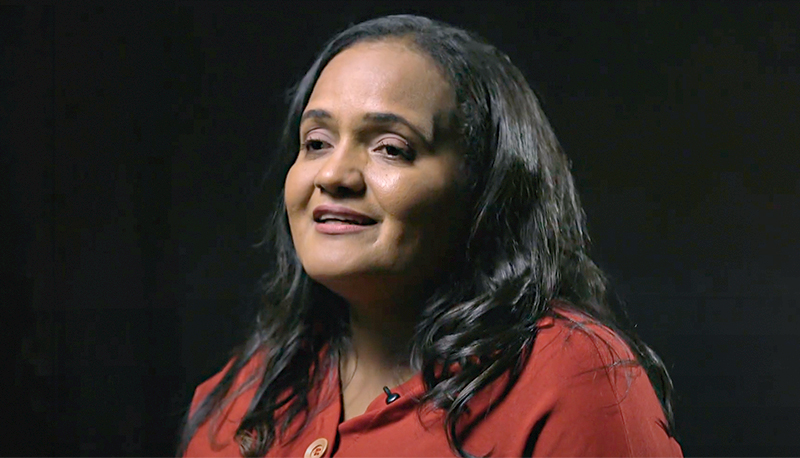 Imagem de capa - Ela sofreu duas decepções amorosas ao seguir falsas profecias