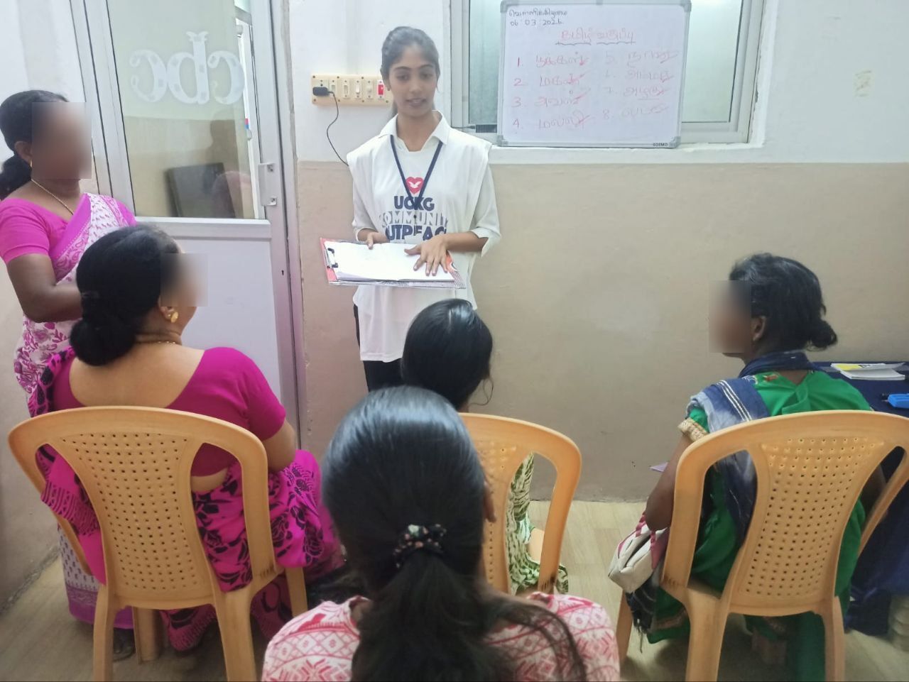 Ler e Escrever leva alfabetização a adultos na Índia