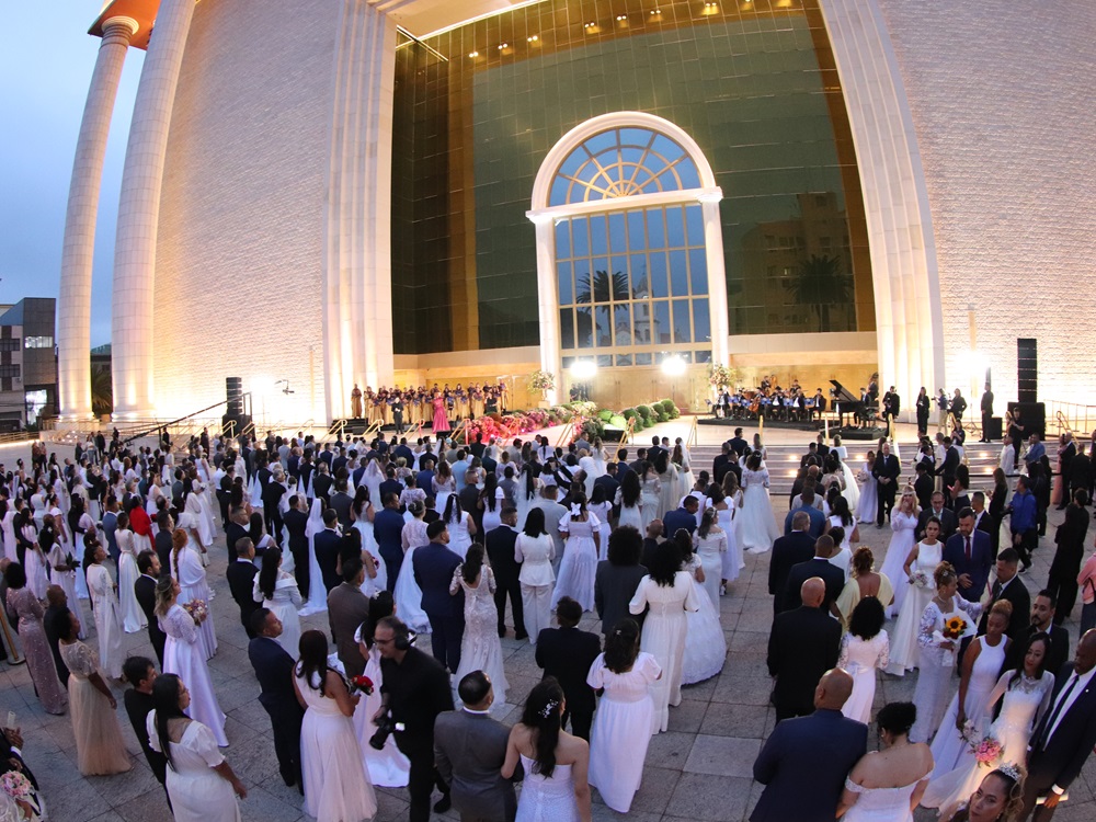 post16ª Celebração dos Casamentos: mais de 200 casais selam união no Templo de Salomãona categoriaNotícias