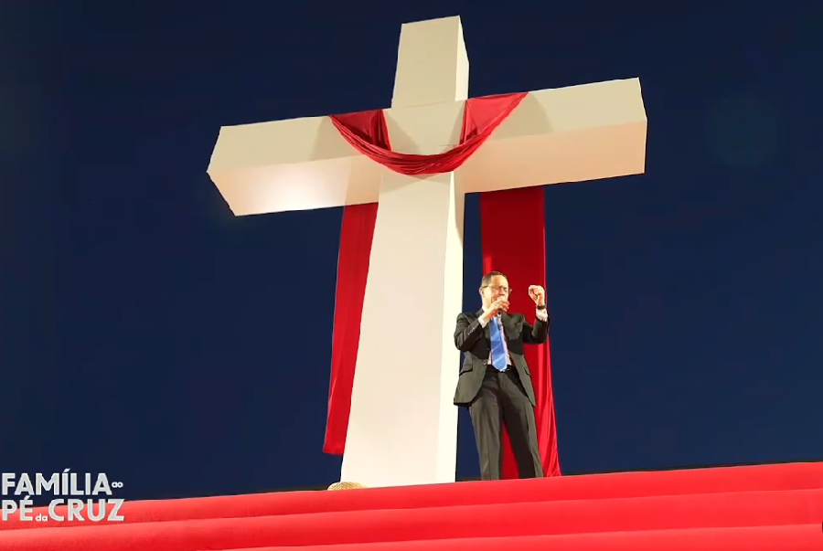 postSegundo encontro do dia reúne milhares na mesma féna categoriaNo Pacaembu (SP)