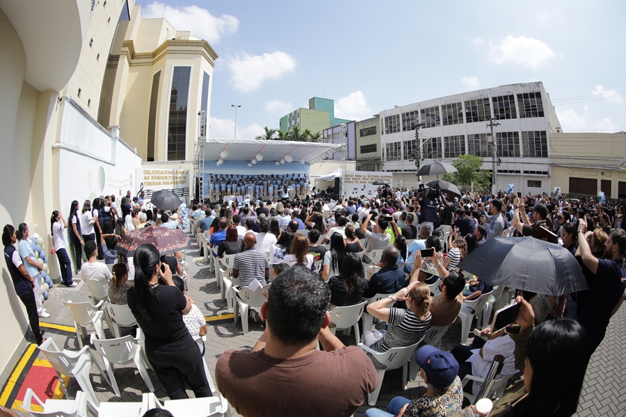 Cantata de Páscoa do Coral da EBI reúne centenas de pessoas
