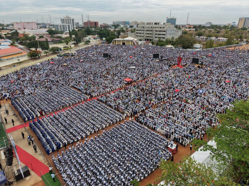 postMais de 60 mil pessoas participam do “Família ao Pé da Cruz” na Arena Talatona, em Angolana categoriaNotícias