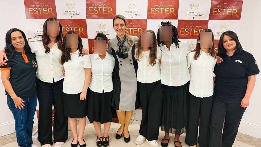 postAdolescentes participam do “Um Dia como Ester” nos EUAna categoriaNotícias