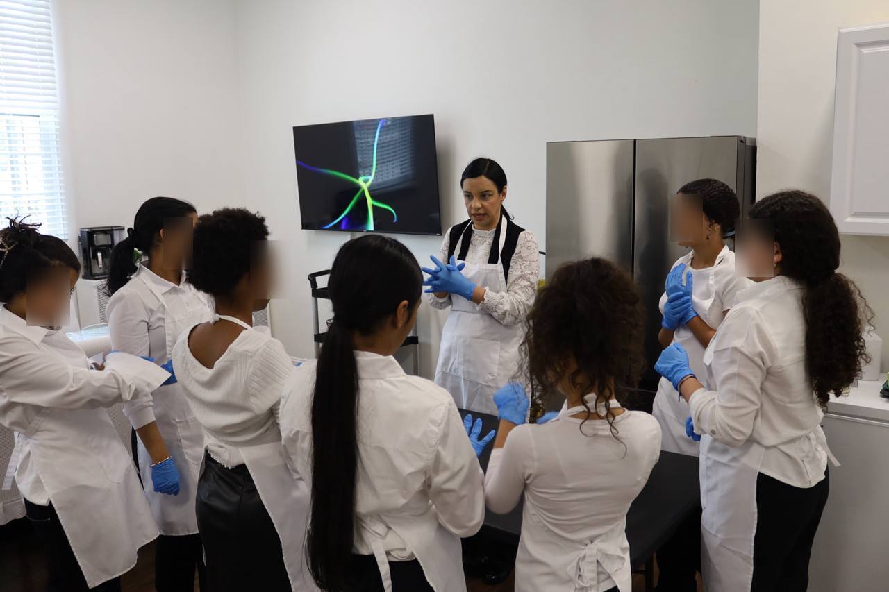 Adolescentes participam do “Um Dia como Ester” nos EUA