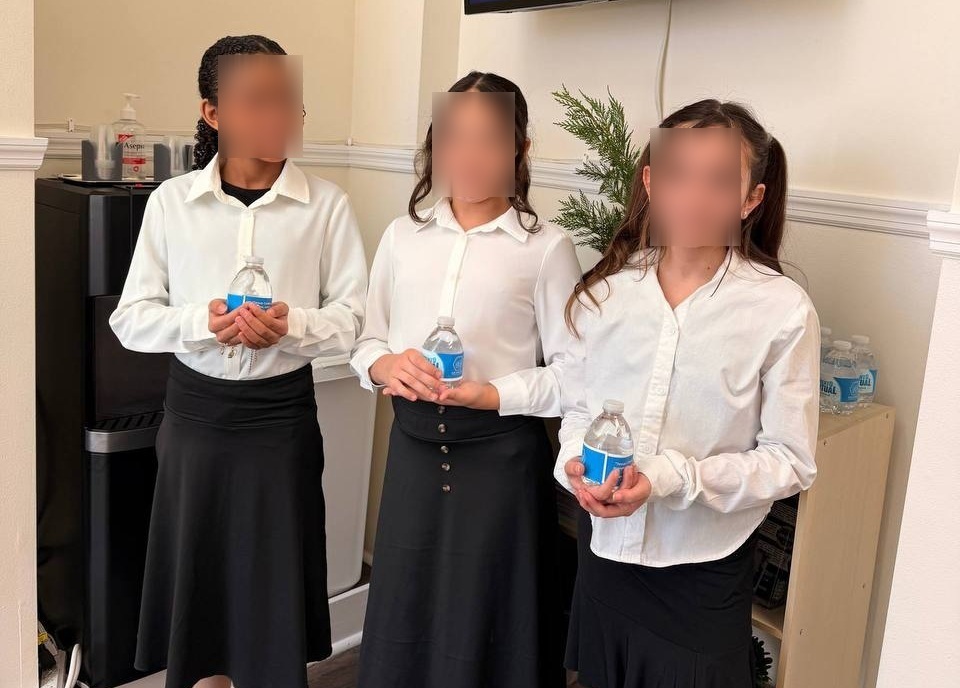 Adolescentes participam do “Um Dia como Ester” nos EUA