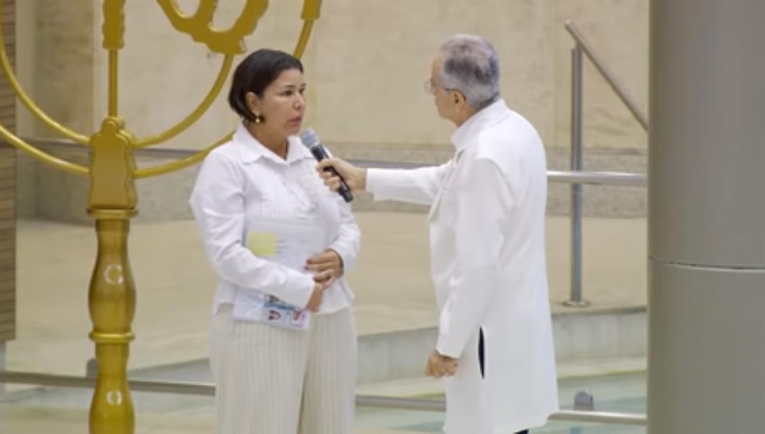 postResultado do evento "Família ao pé da Cruz": Alessandra foi curada de uma doença na colunana categoriaNotícias da Universal