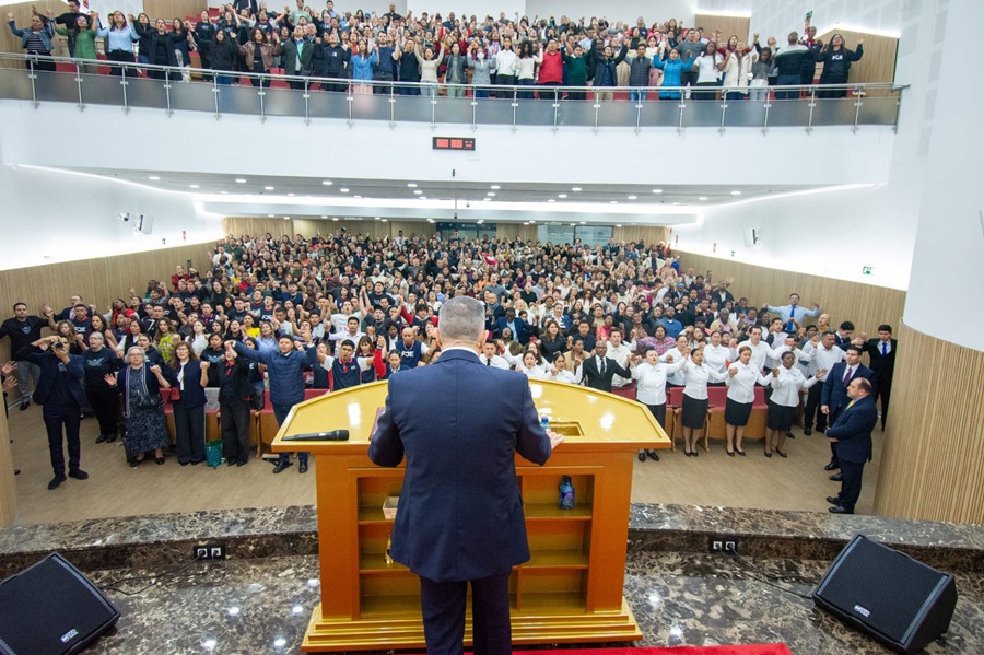 Consagração de servos marca avanço da Obra de Deus na Espanha