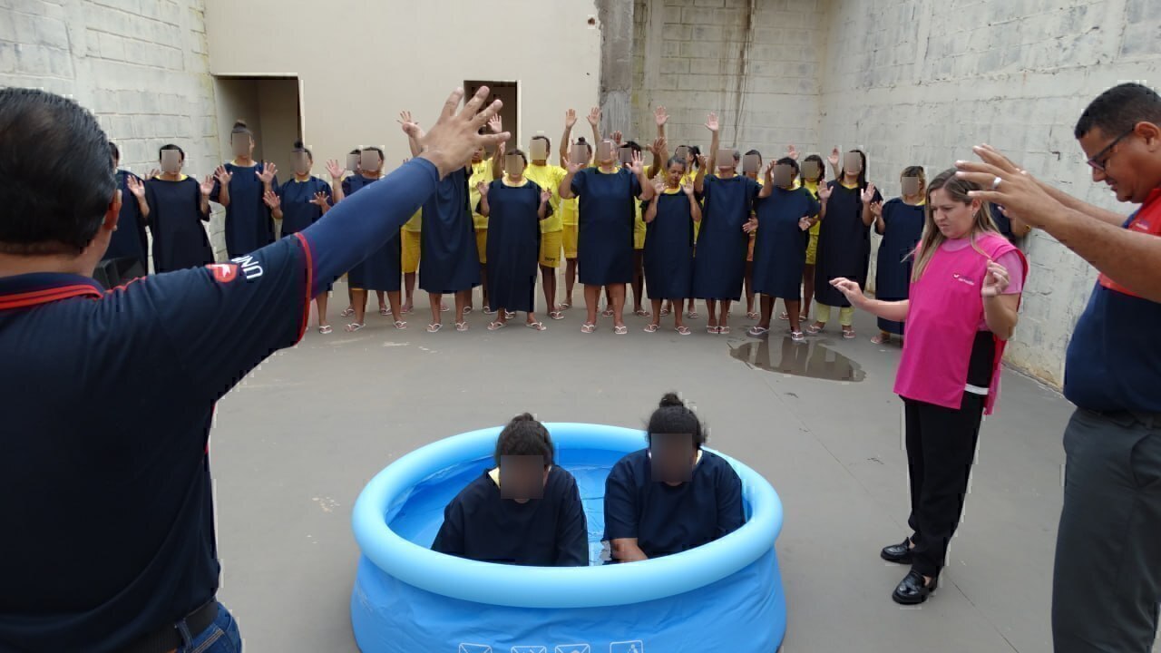 post‘Batismo do Arrependimento’ leva mensagem de recomeço a milhares de detentos no Paísna categoriaNotícias
