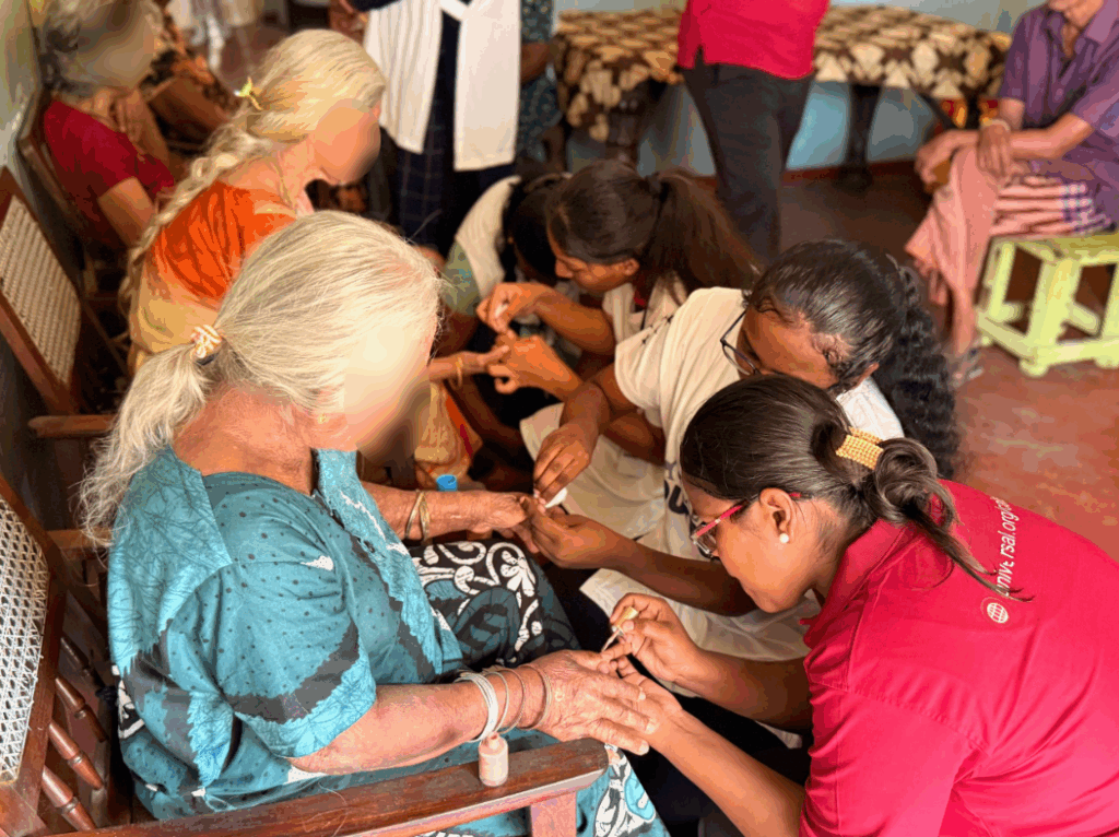 Ação leva cuidado e acolhimento a idosos no Sri Lanka