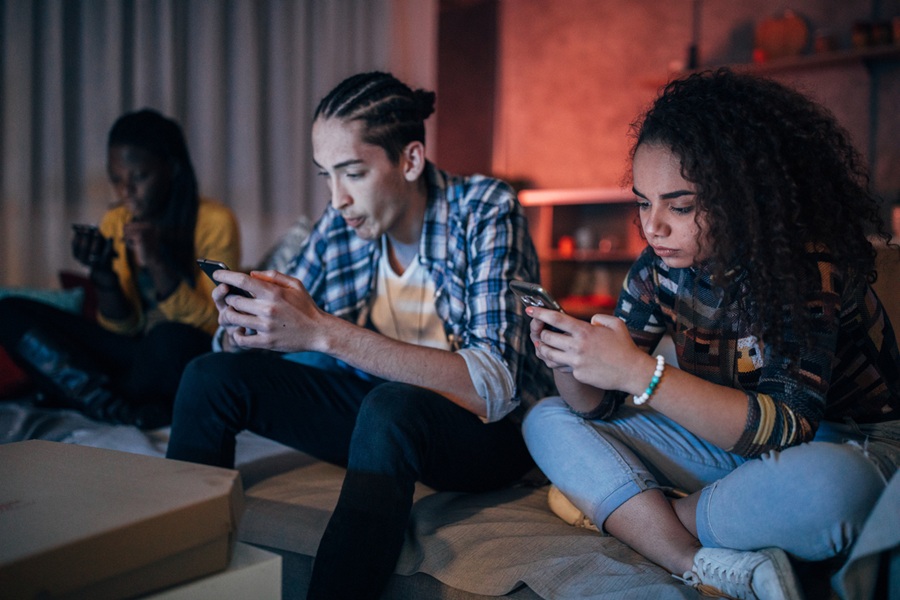 postExcesso de celular afeta sono e crescimento de adolescentesna categoriaNotícias