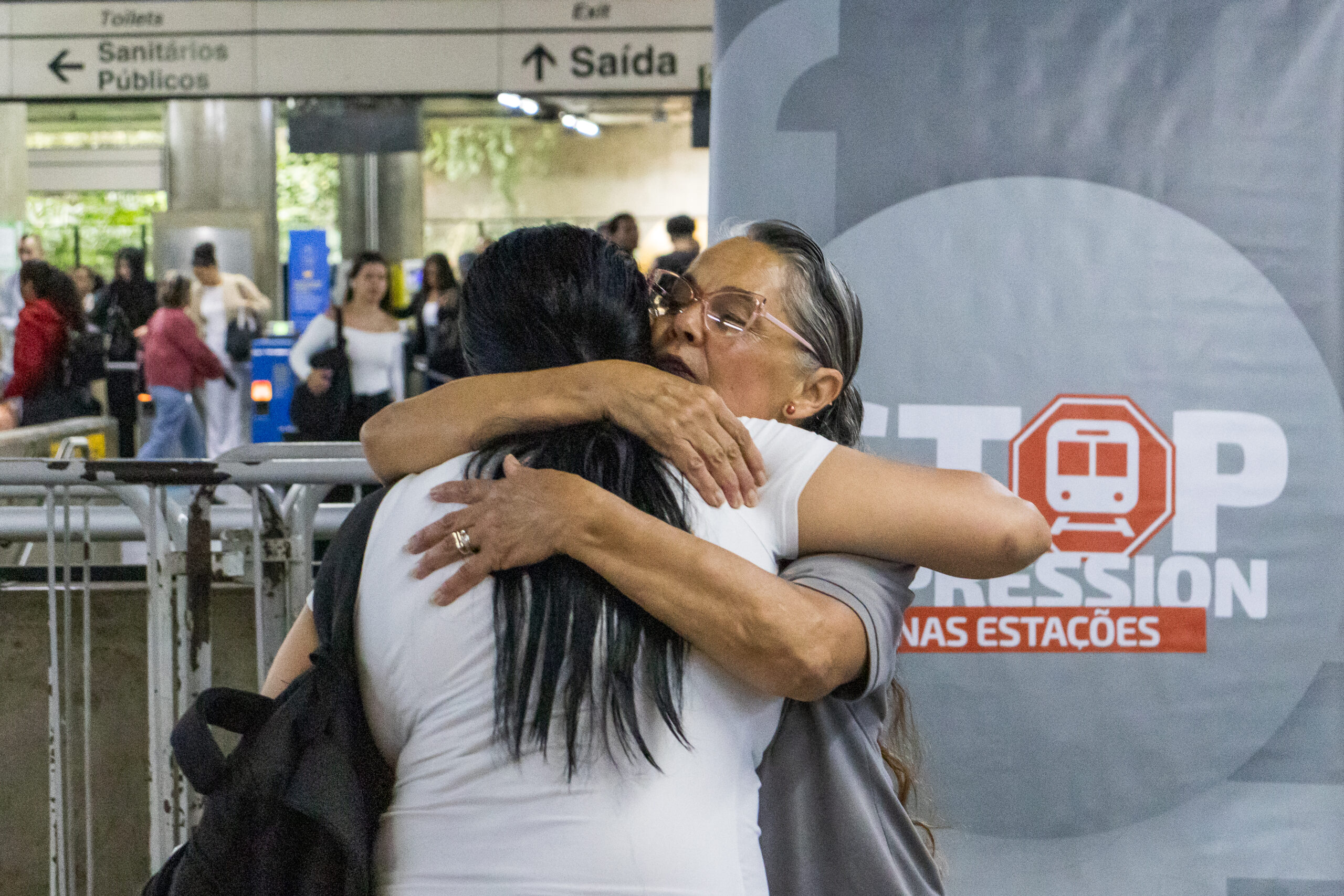 postEm meio à correria da Estação Sé, ação do projeto Depressão Tem Cura chama atenção para o sofrimento silencioso enfrentado diariamente por milhares de pessoas.na categoriaDor emocional invisível