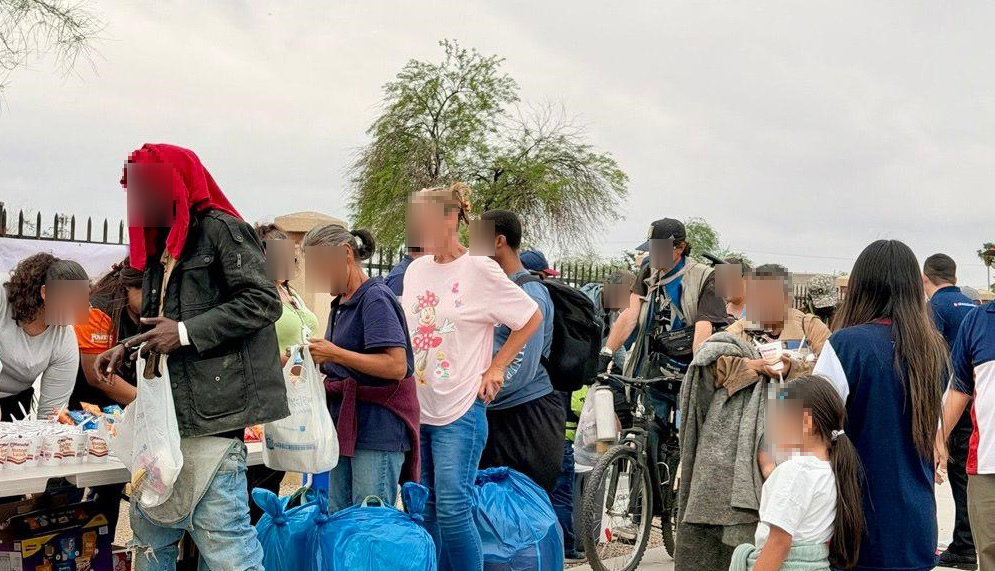postAção social em Phoenix ajuda população em situação de ruana categoriaNo Arizona, EUA