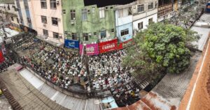 FJU nas Comunidades leva esperança à Rocinha com a entrega de 2,5 mil Bíblias