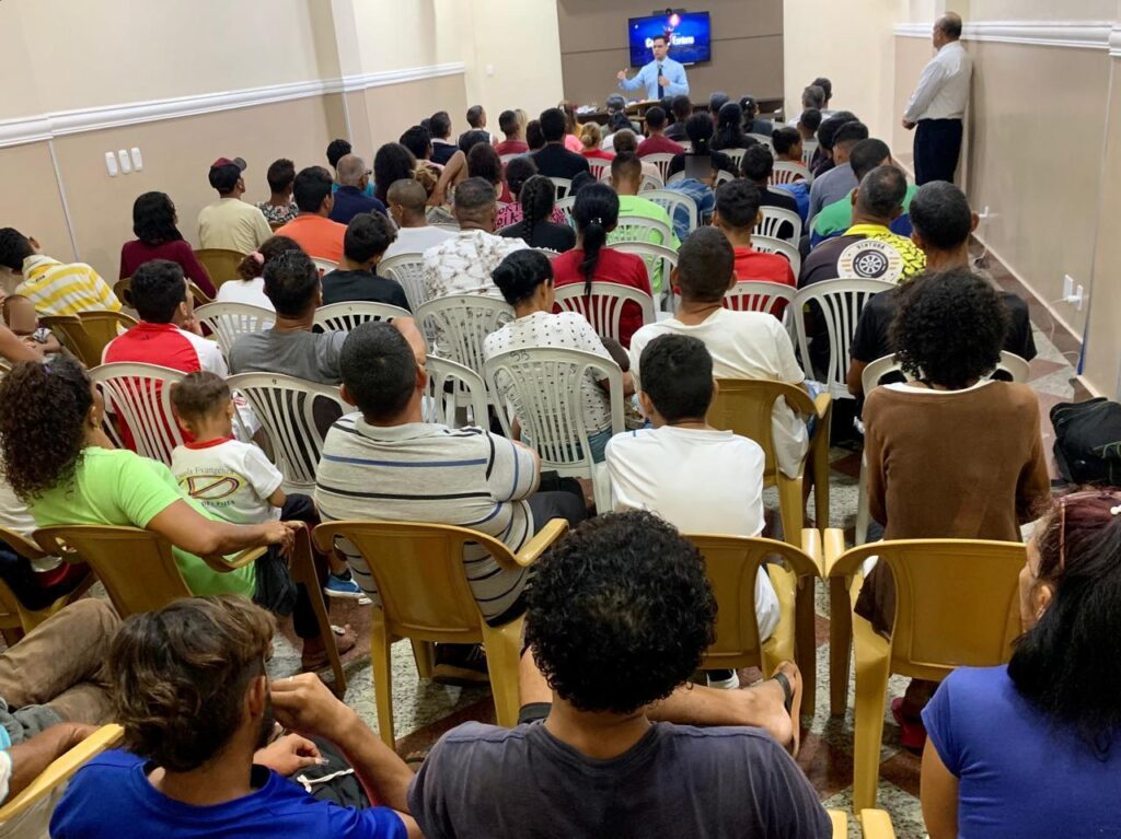Cumprindo o IDE fé, acolhimento e transformação chegam à população hispânica