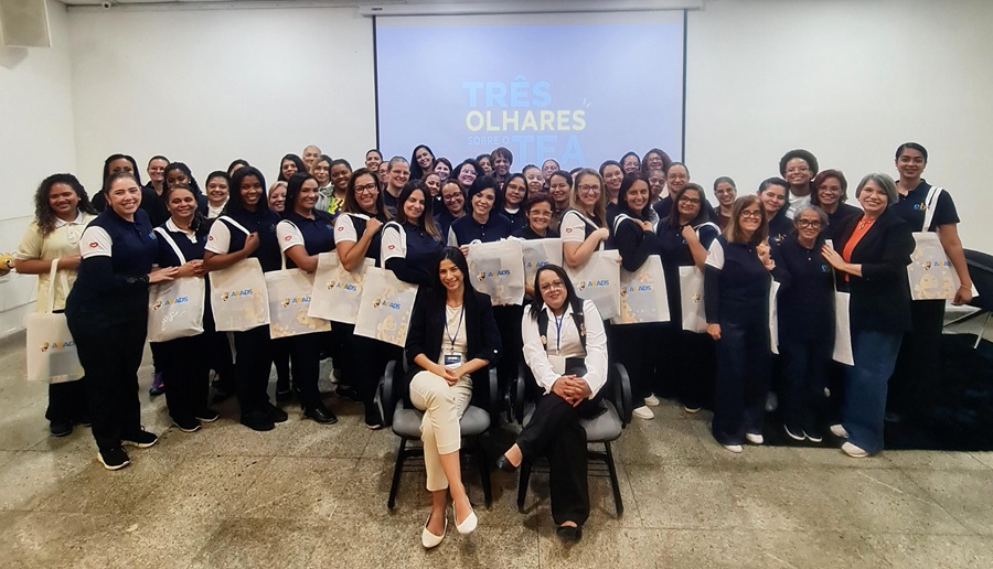 EBI participa de capacitação sobre autismo para aprimorar acolhimento às crianças e suas famílias