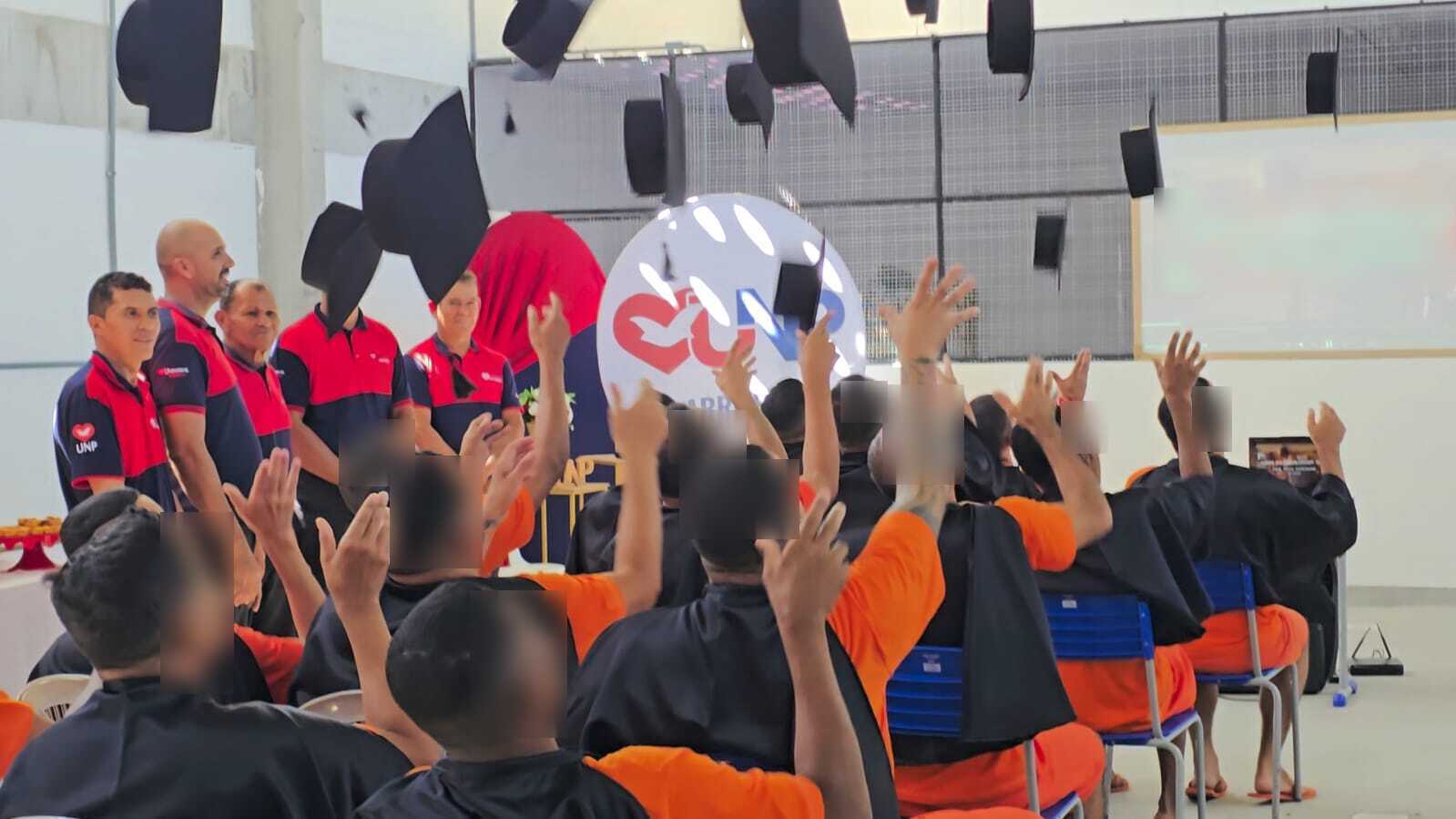 Imagem de capa - Curso de Barbearia capacita detentos na Bahia