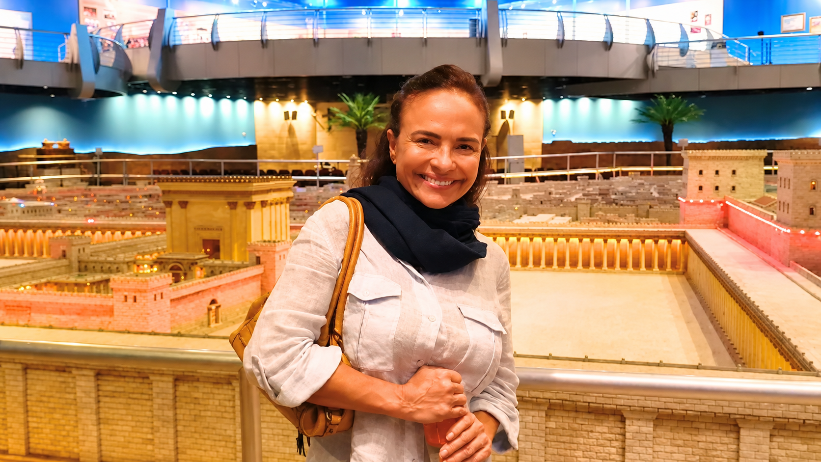Imagem de capa - Centro Cultural Jerusalém: Luiza Tomé vive experiência imersiva na Cidade Santa
