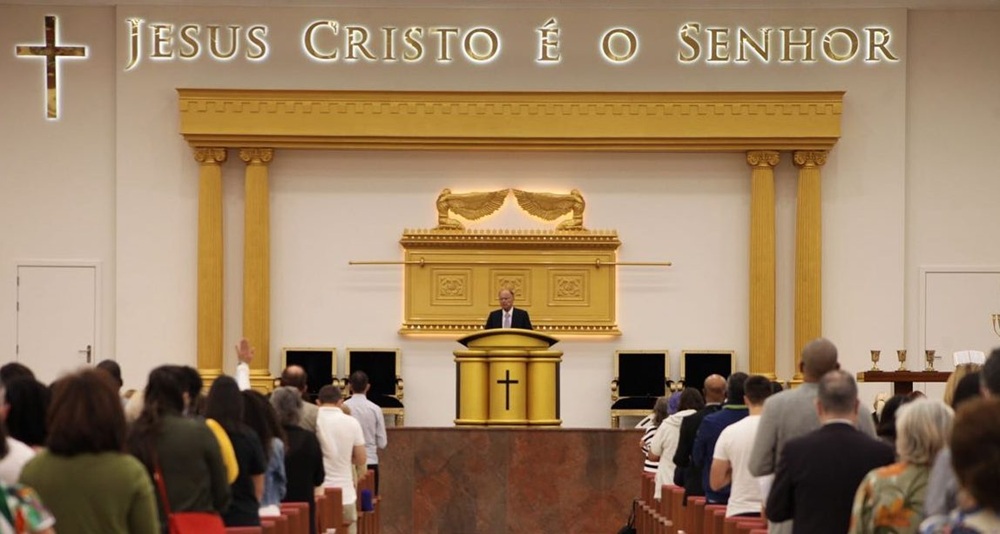 Imagem de capa - Por que todo altar diz a mesma coisa?