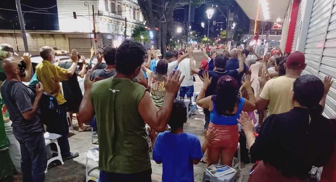 Imagem de capa - Anjos da Madrugada leva assistência à população em situação de rua em Manaus