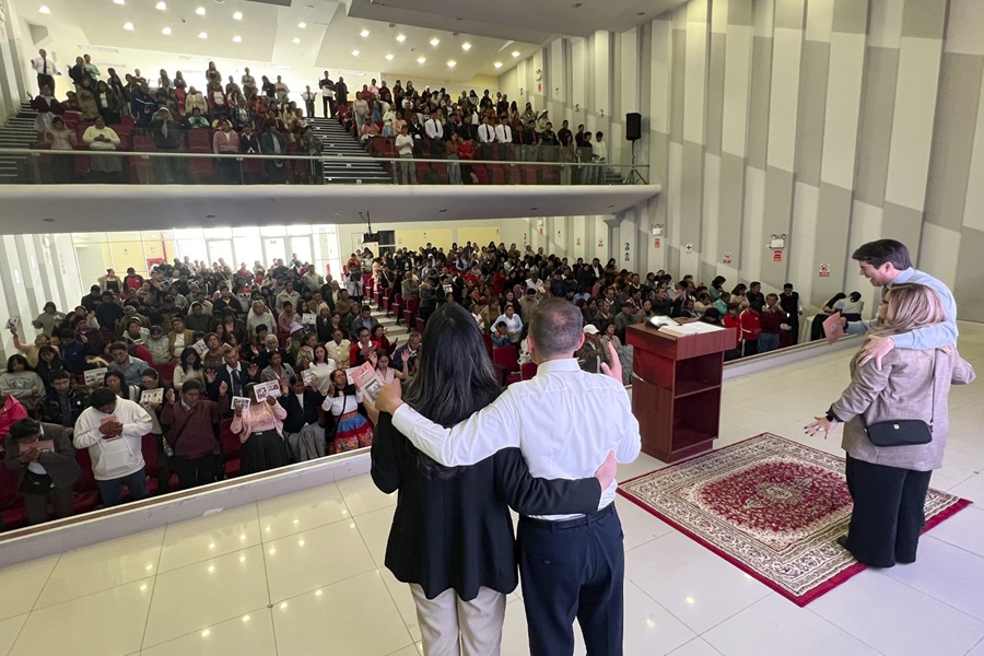 Imagem de capa - Encontro das Famílias reúne centenas de pessoas em Huancayo, no Peru