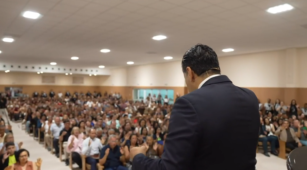 Imagem de capa - Universal inaugura nova Catedral em Campina Grande com cerca de 5,8 mil pessoas