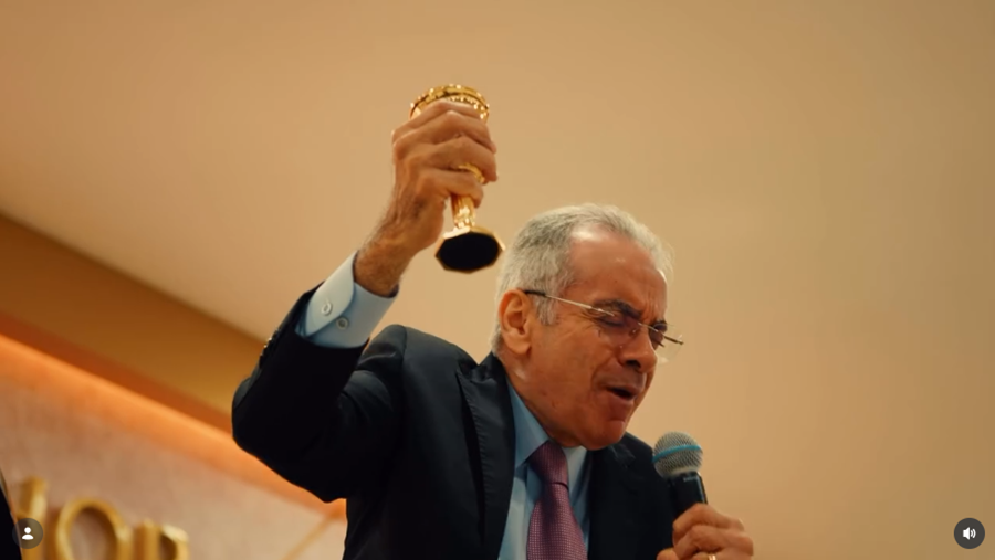 A participação foi tão expressiva que a nave principal ficou completamente ocupada. Além disso, o auditório também recebeu grande público e, do lado de fora, um espaço preparado com telas ficou lotado de pessoas que acompanharam a reunião.