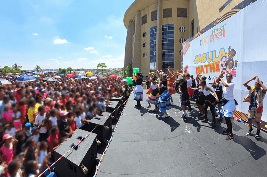 Imagem de capa - Na África do Sul, evento da FTU com 27 mil pessoas destaca valores familiares para as gerações