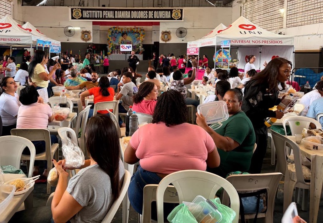 Imagem de capa - UNP promove reencontro emocionante entre mães e filhos em presídio do Rio de Janeiro
