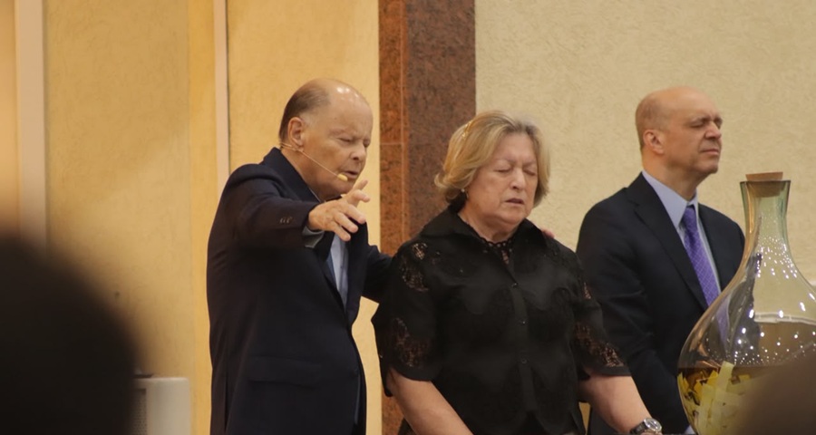 Após 16 anos, Bispo Macedo retorna à Catedral da Universal em Guarulhos